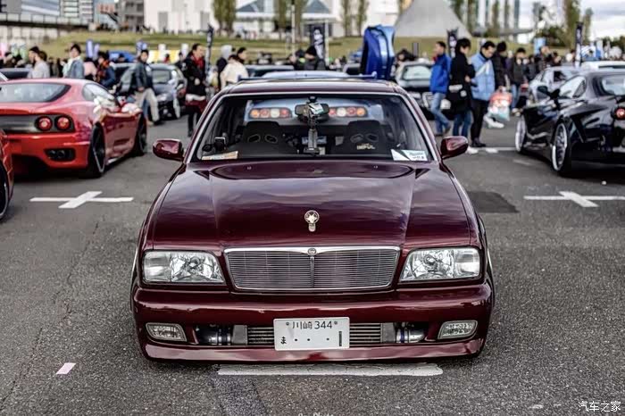 日产y32 cima vip风格,立标看着挺不错的