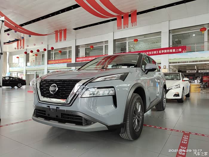 新款换代奇骏到店实测