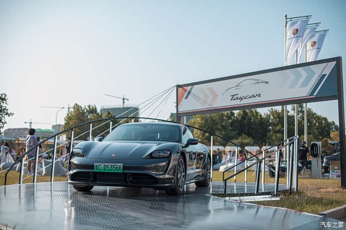 保时捷户外露营节梦幻开营