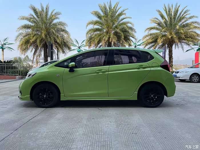 青蛙绿色的飞度也太有个性了吧