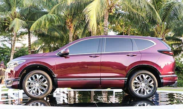 前脸采用广汽本田最新都市锐雅家族设计语言实现了优雅设计美学