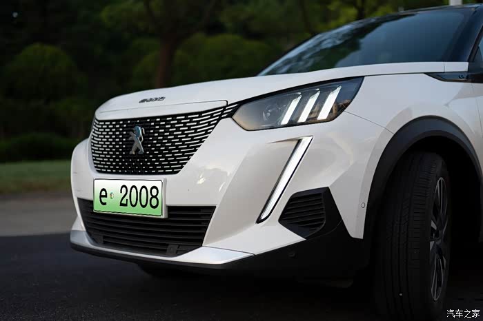 拥抱新能源汽车东风标致e2008