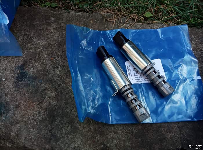 【图】老8更换凸轮轴调节阀_奥迪a8论坛_汽车之家论坛