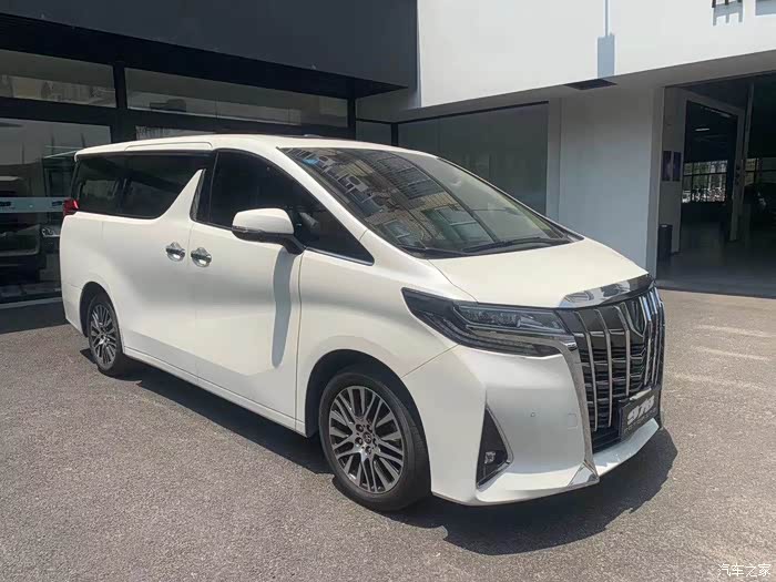 车身稳重空间大商务性十足的丰田阿尔法