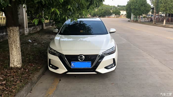 日产轩逸14代轩逸白色