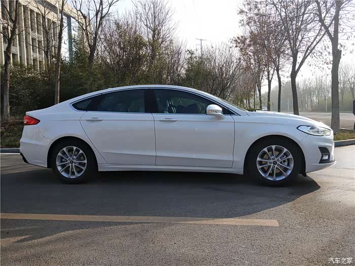 被安全性和性能吸引,入手新蒙迪欧2.0t时尚