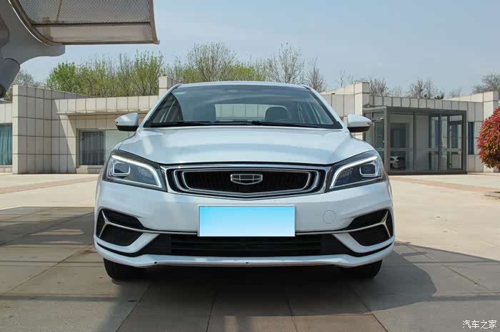 帝豪就是我的满意之选选择帝豪,主要是它轿跑的造型还有线条真的是