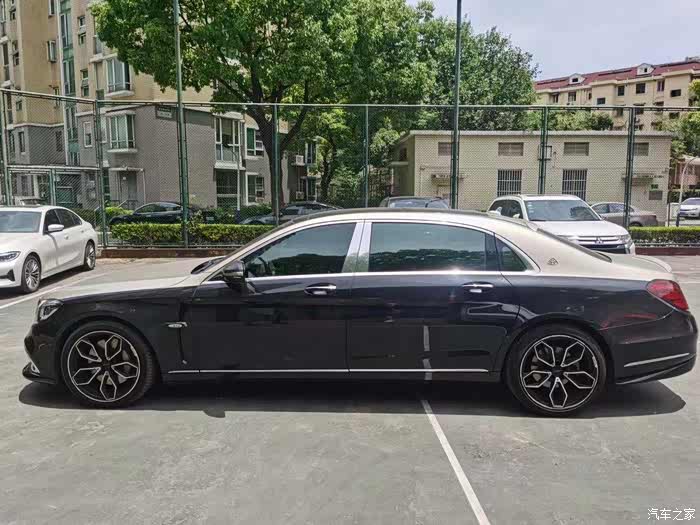 在售仅此一台的劳伦士迈巴赫s650 沪牌