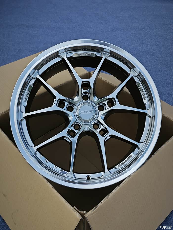 丰田凯美瑞改装轮毂