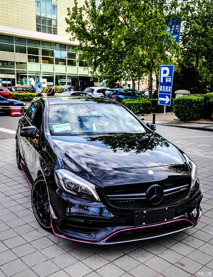 机车女神粉小狞座驾a45amg改装鉴赏