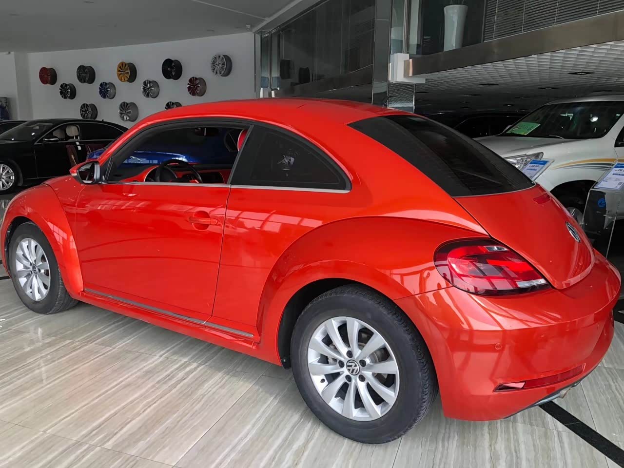 2017年的红色小可爱甲壳虫180tsi宜乐版