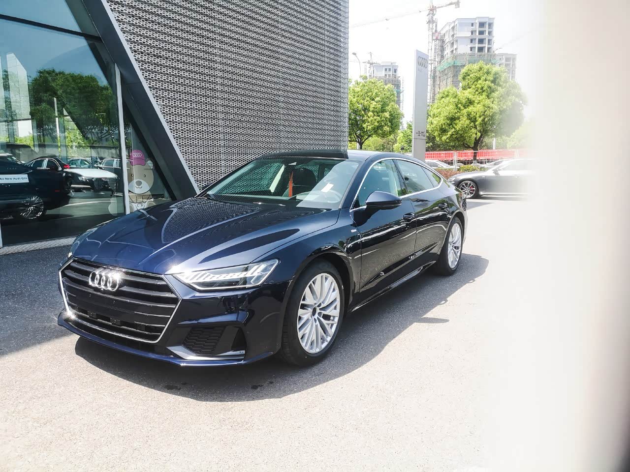 20t的a7苍穹蓝配置非常高你就说好不好看吧