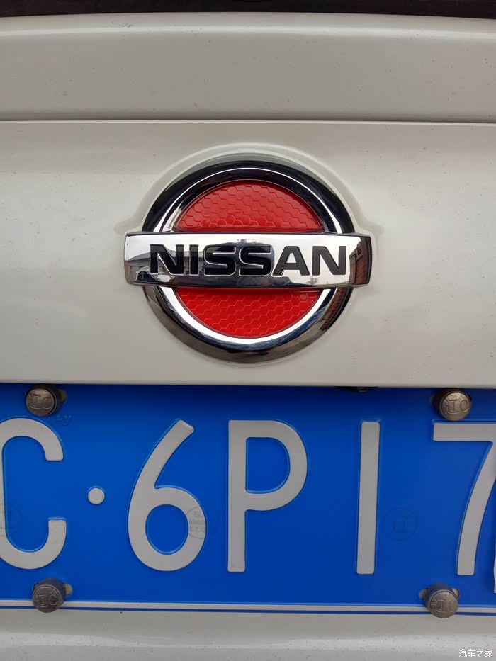 【图】给车标做个装饰!_逍客论坛_汽车之家论坛