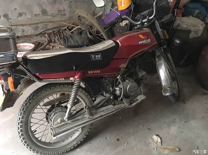 三胖和它老前辈宏达本田鹰牌 老家有辆历史悠久摩托车,当年&