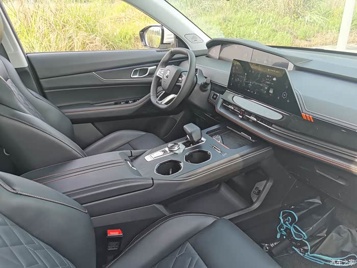 【图】天气好带着小白晒太阳(unik)_长安uni-k论坛_汽车之家论坛