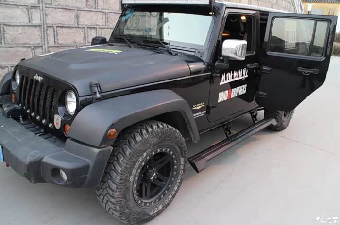 牧马人伸缩踏板