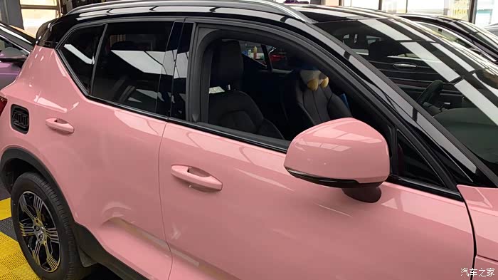 全网第一辆胭脂粉沃尔沃xc40来报道