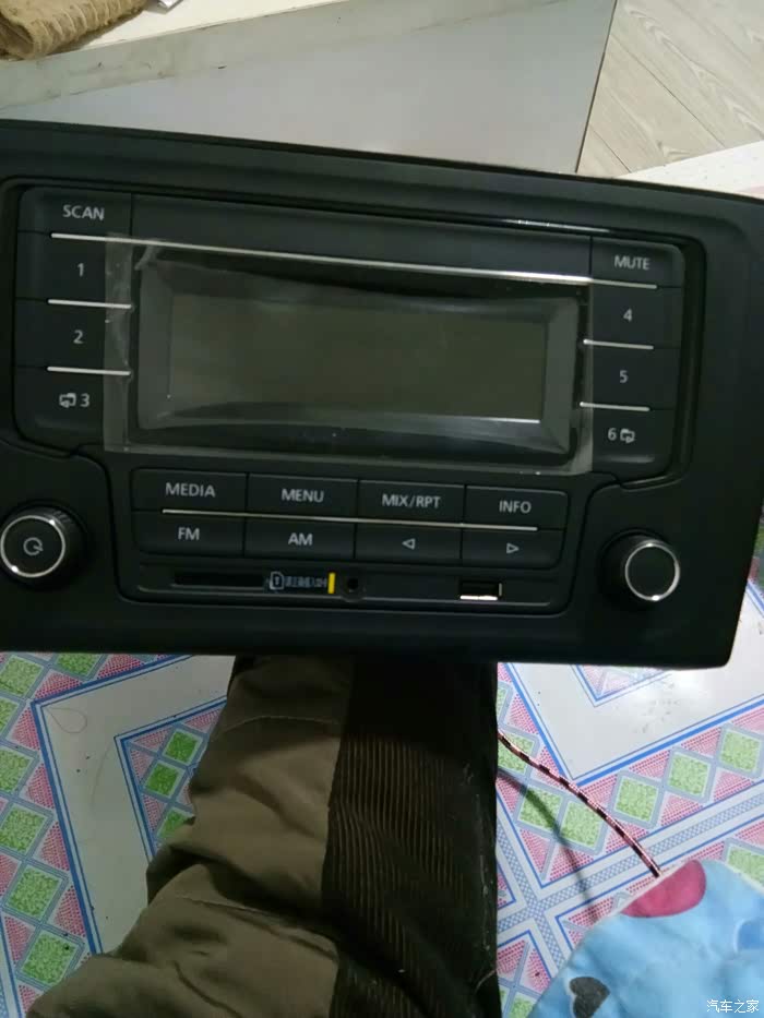 转让新桑塔纳舒适版原车cd