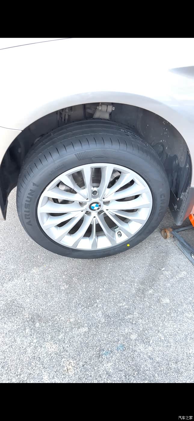 2019款宝马525更换轮胎朝阳1号