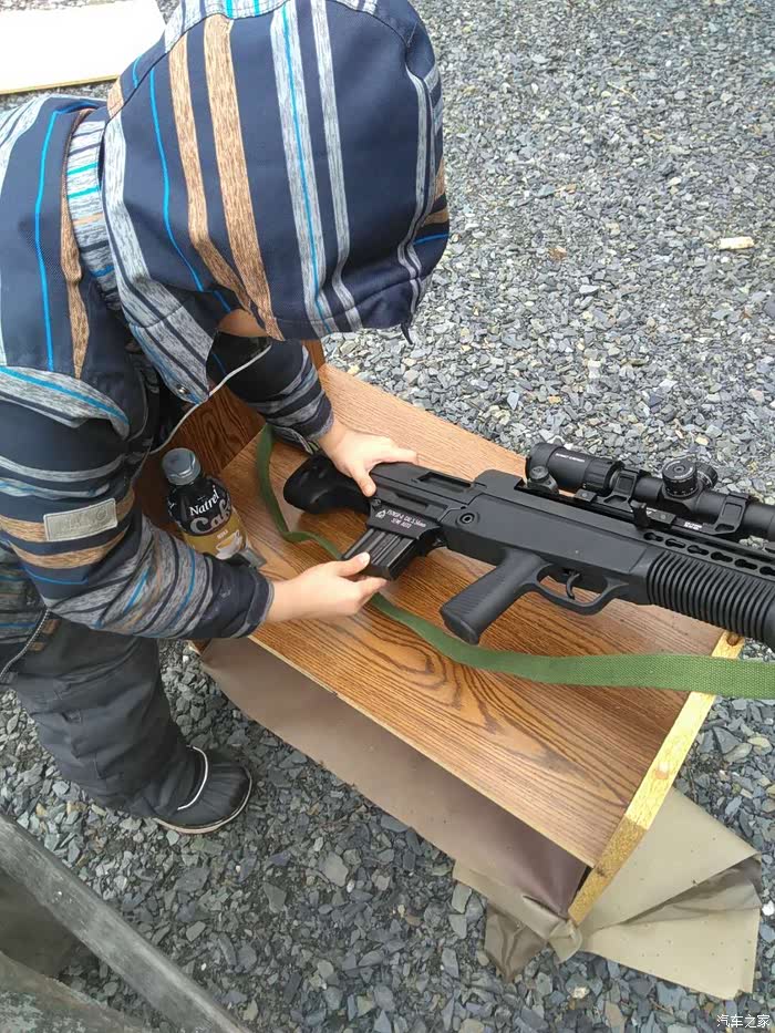 疫情期间开着小车带着娃去老林子里烧烧枪假装春天来了