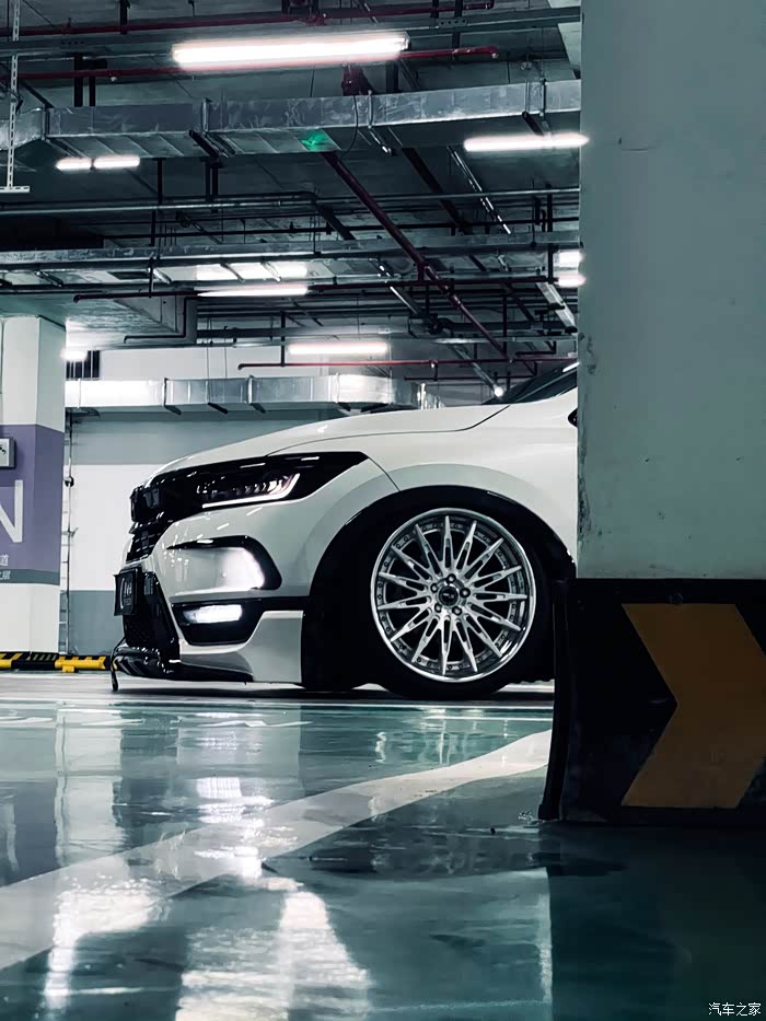 粤皓社本田皓影不务正业低趴姿态美图分享