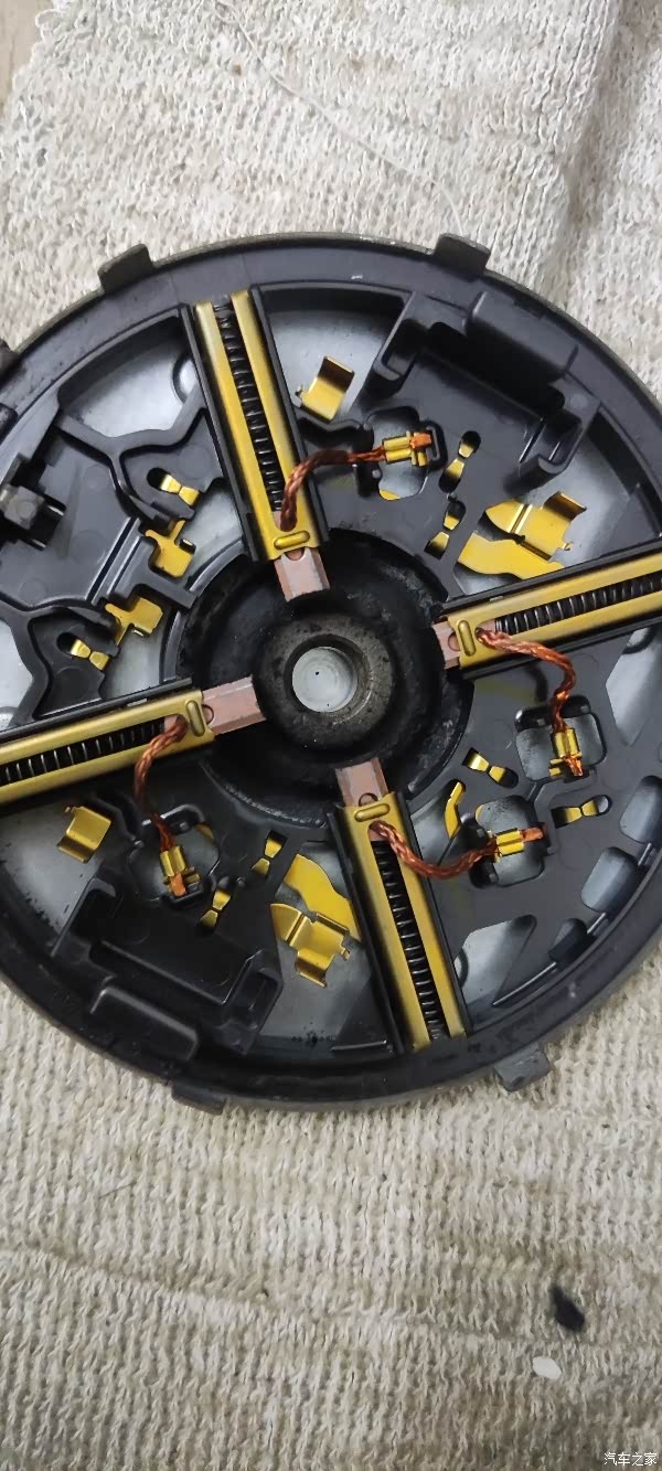16万公里的水箱散热马达拆解