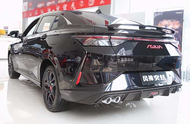 风神奕炫化身"黑骑士"回归,能买菜也能下赛道