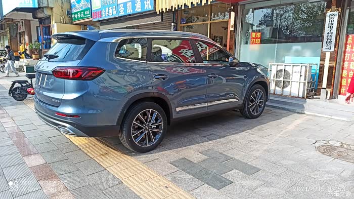 虎8p 水晶灰和钛金灰有啥区别啊?有车主能来几张照片吗?