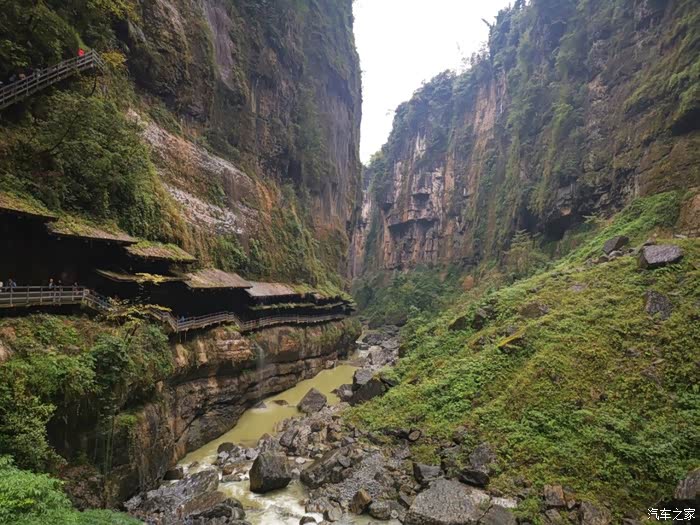 有了爱车说走就走打卡恩施大峡谷5a级景区