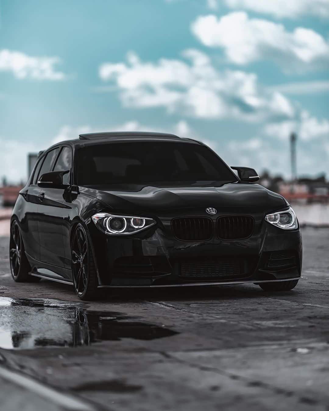 真正的后驱宝马1系炭黑涂装非常大气