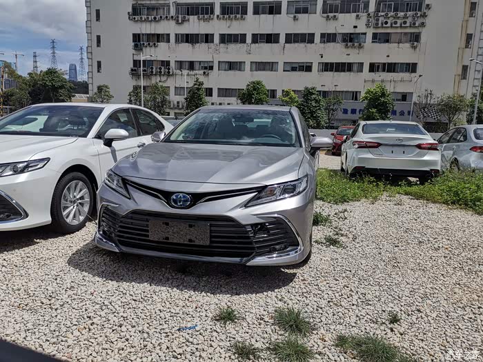 21款凯美瑞双擎豪华版