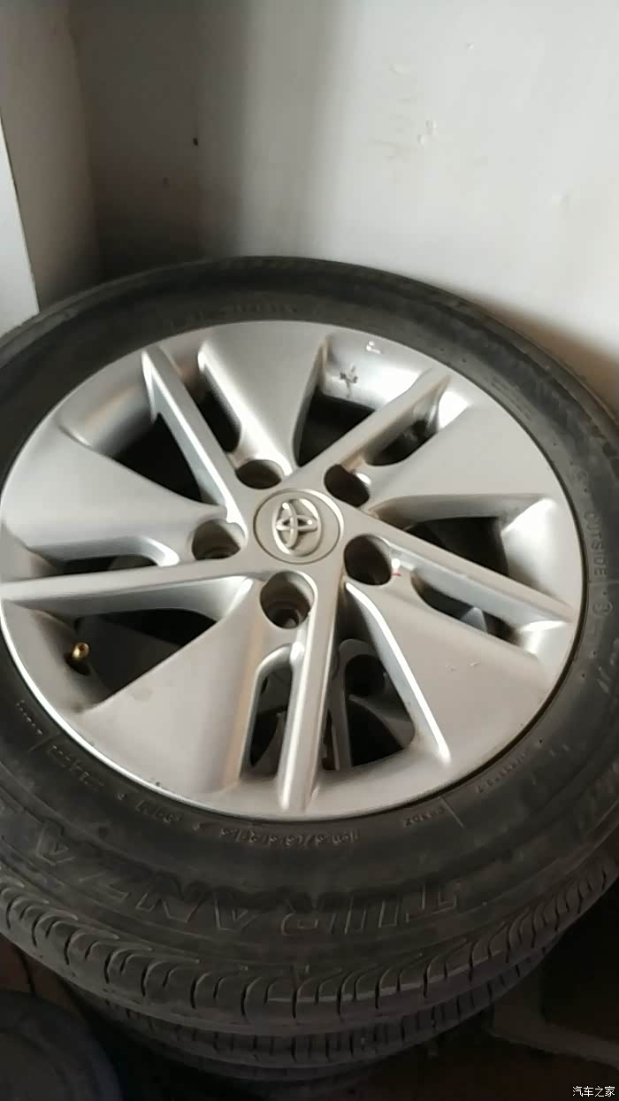 卡罗拉已更换16寸轮毂喜欢原车的就联系我