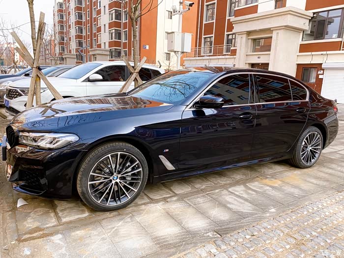 宝马5系四驱运动炭黑作业提交