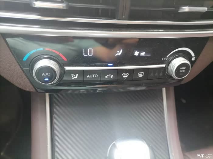 靠自己拼搏买自己喜爱的车辆长安逸动