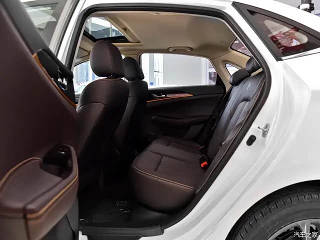 5万多元起售的代步车,长安逸动dt