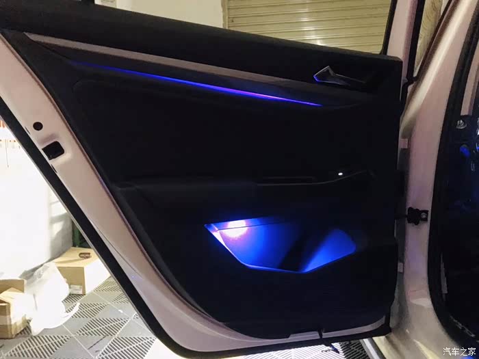 广东首台19宝来升级10色氛围灯