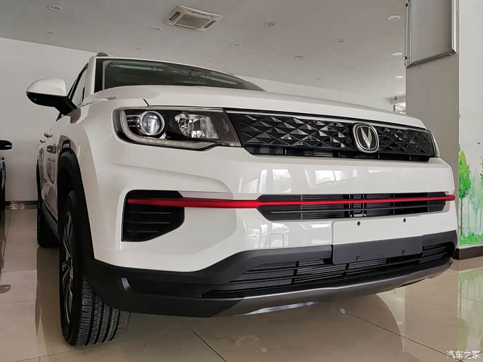 主打年轻赏荣耀百万款cs35plus