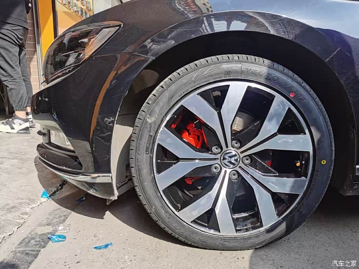 迈腾花瓣轮毂出了准备换其他轮毂99新