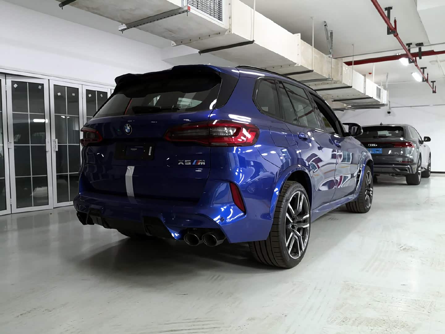 宝马x5 m,选装了全真皮merino萨基尔橙