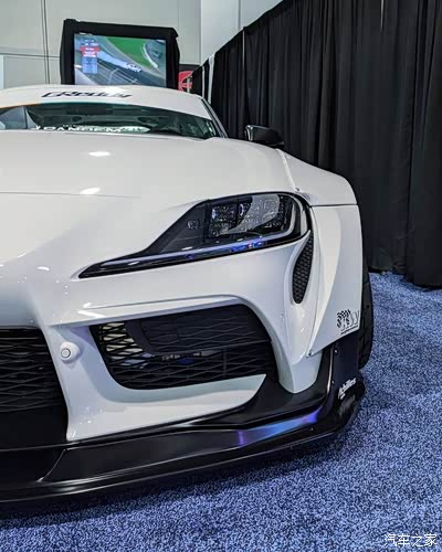 白色牛魔王丰田supra由内而外散发王者气质.