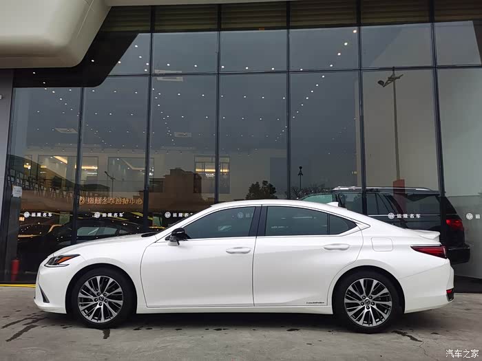雷克萨斯es300h