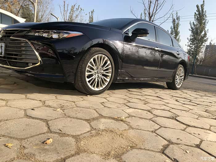 咱的家庭座驾,我认可—— 黑色外,黑棕内饰亚洲龙