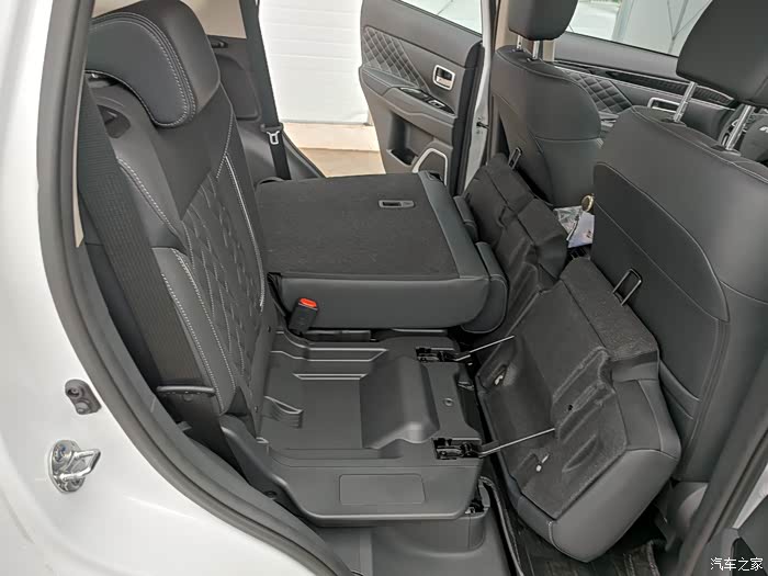 2021款三菱欧蓝德用车分享长春