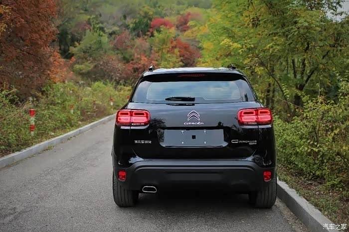 黑胖子来袭!请大家带好小板凳和扎啤静静围观!