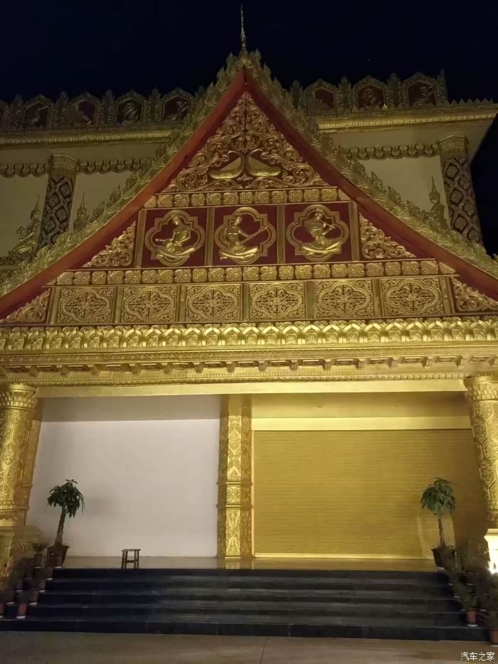 多彩德宏傣王宫