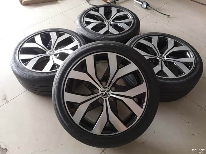 迈腾花瓣轮毂鉴定