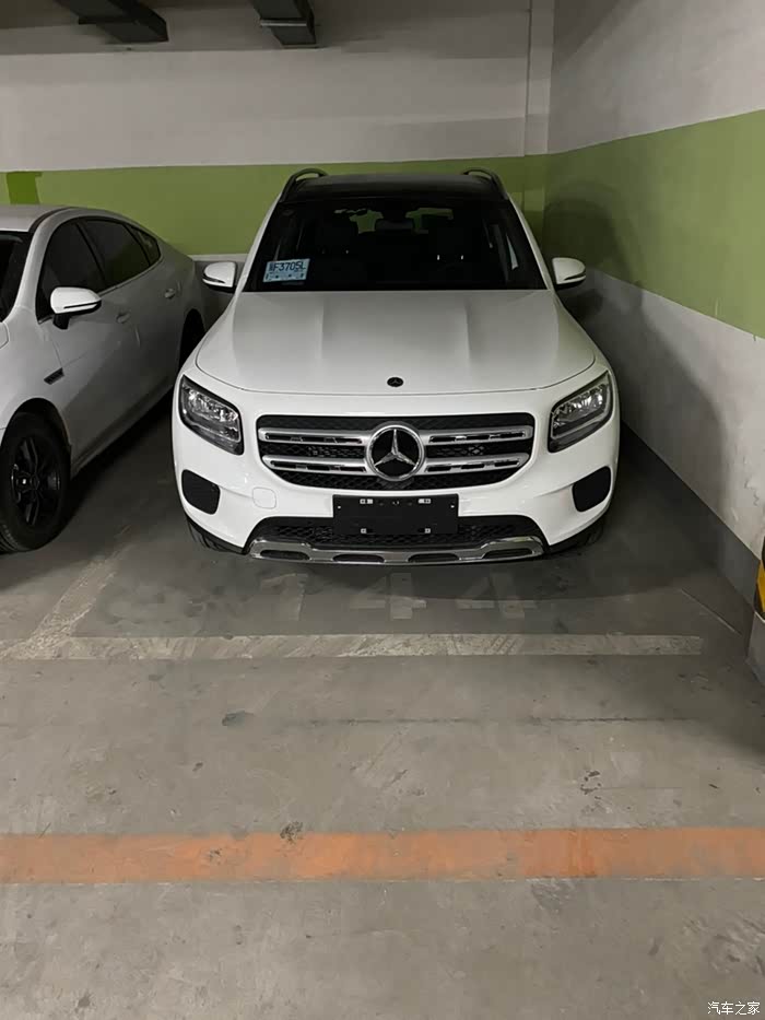 地下车库随便拍了拍