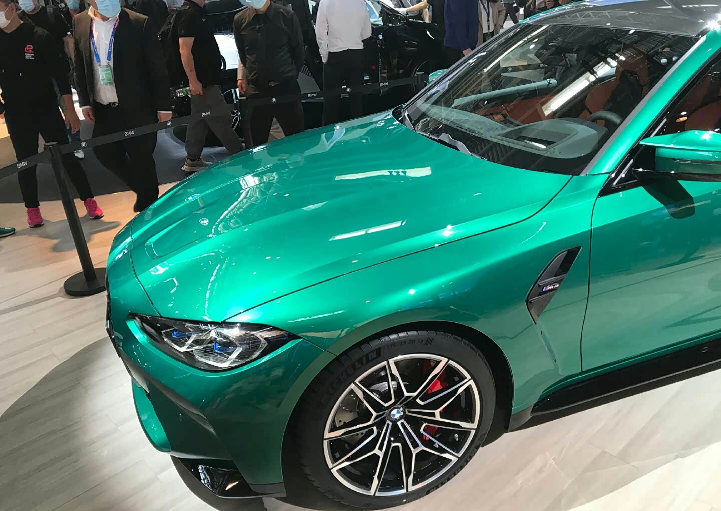 2020北京车展全新一代宝马m3曼岛绿车漆太帅了