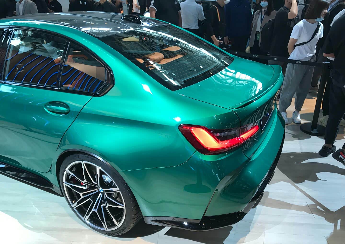 2020北京车展全新一代宝马m3曼岛绿车漆太帅了
