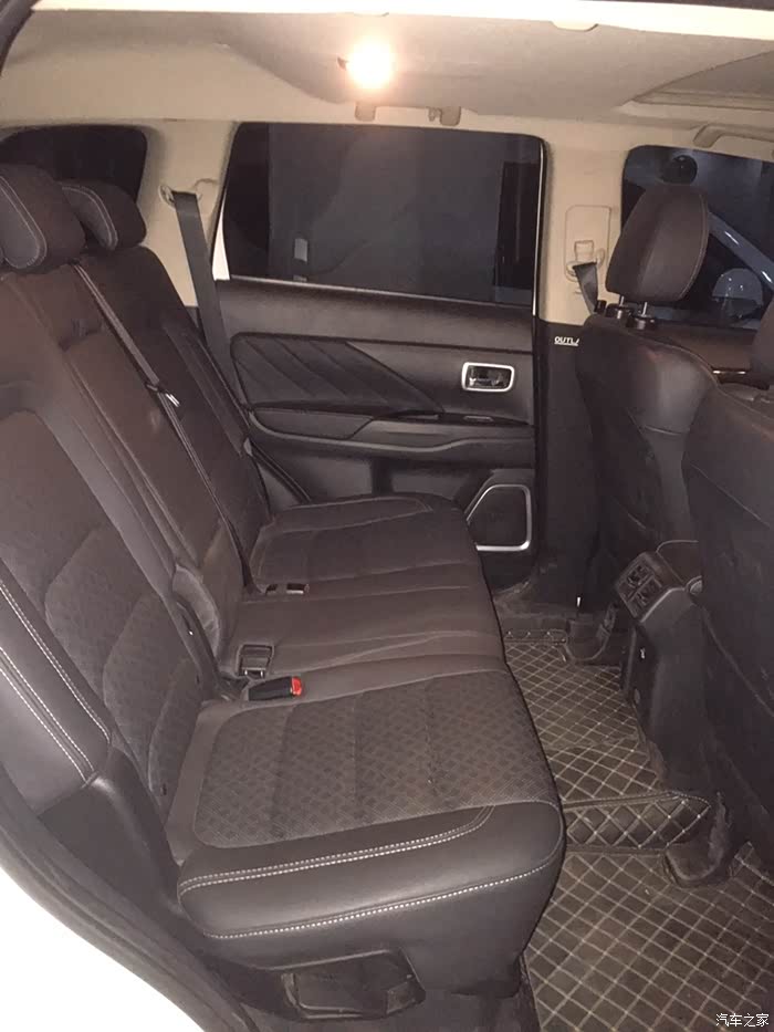 为了家人的舒适更换欧蓝德后排座椅总成